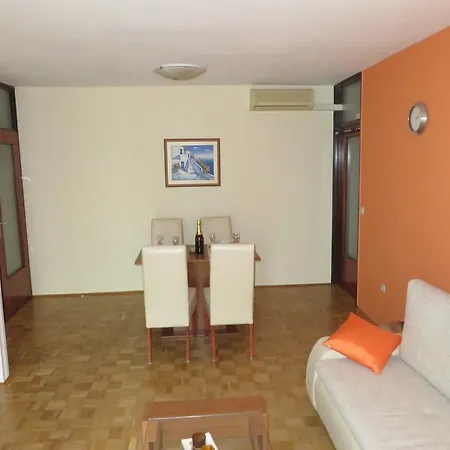 Penthouse Sara Apartament *