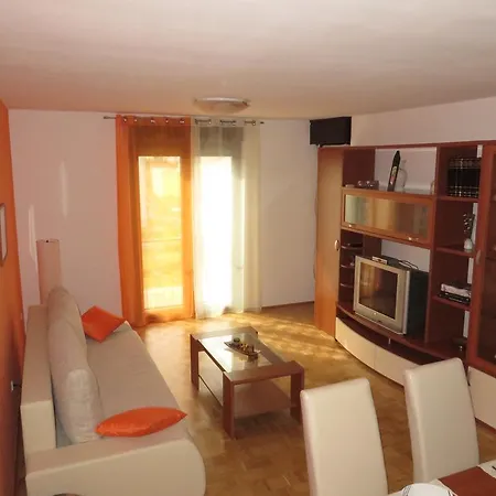 Penthouse Sara