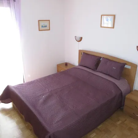 Penthouse Sara * Pola