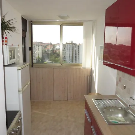 Apartament Penthouse Sara *
