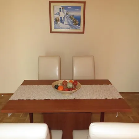 Apartament Penthouse Sara *